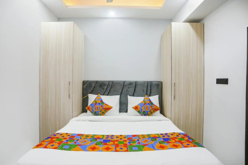 FabHotel Rasa Arcade