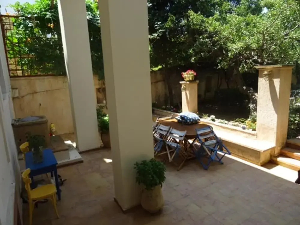 5-bed House With Garden in the City of Chios