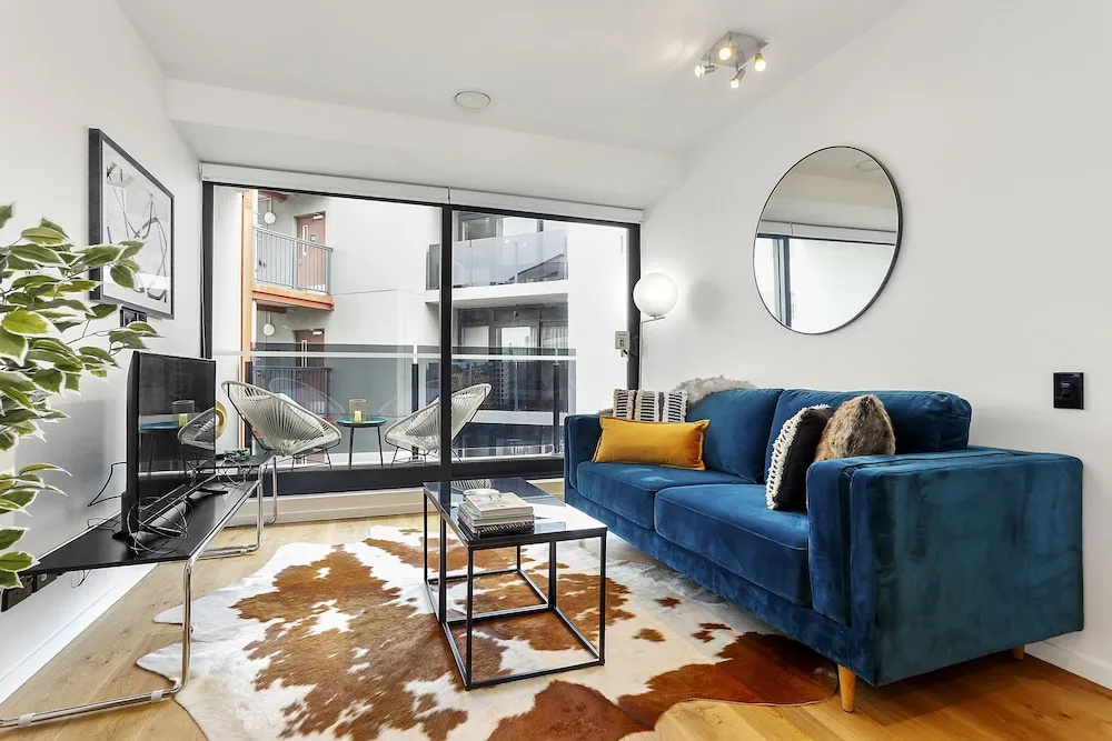 Brand New Refurbished 2 Bedroom In City By Urban Butler