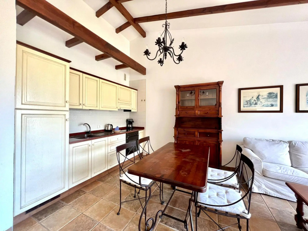 Stunning views beside the beach, apt. with pool
