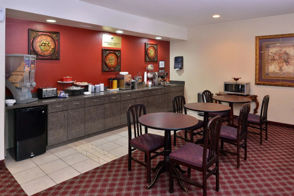 Americas Best Value Inn Somerville Texas