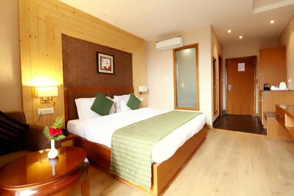 Seasons Hotel