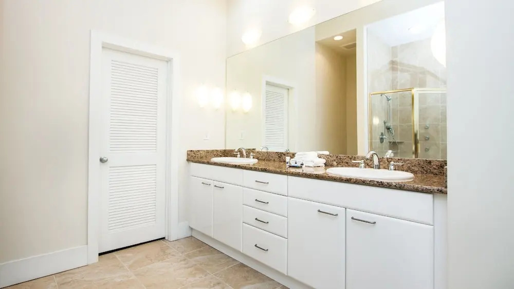 Three Bedroom With Waterfront Views - Unit Crc0104