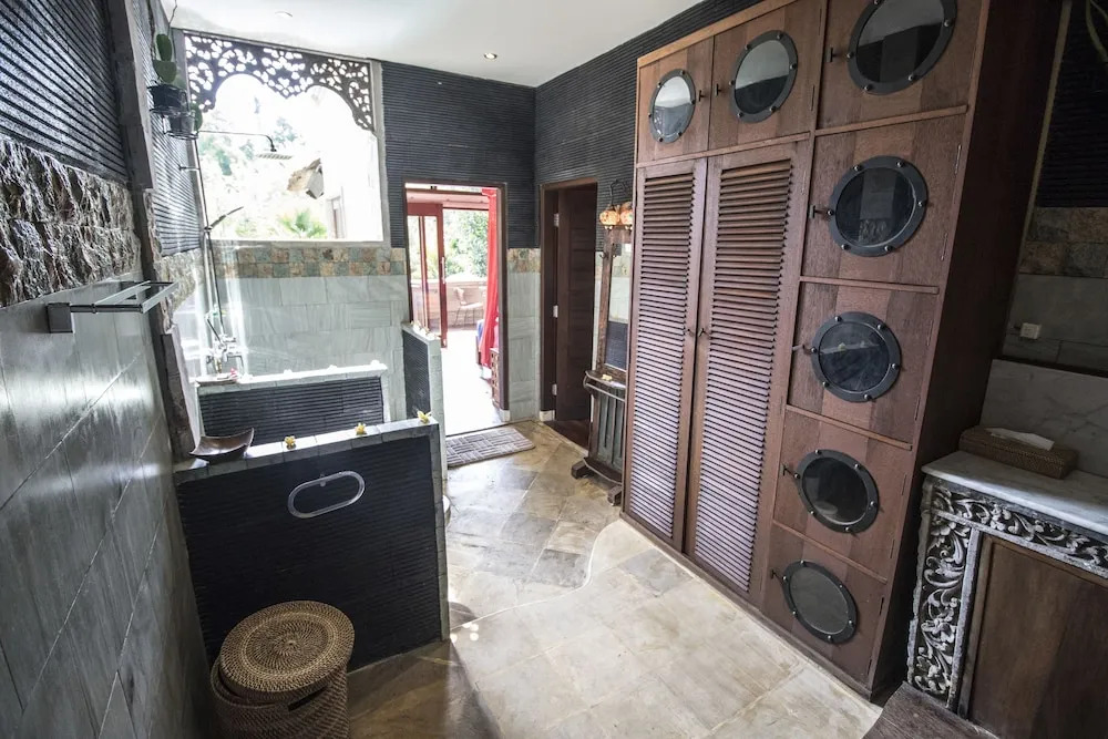 Avalon Ubud Castle & SPA
