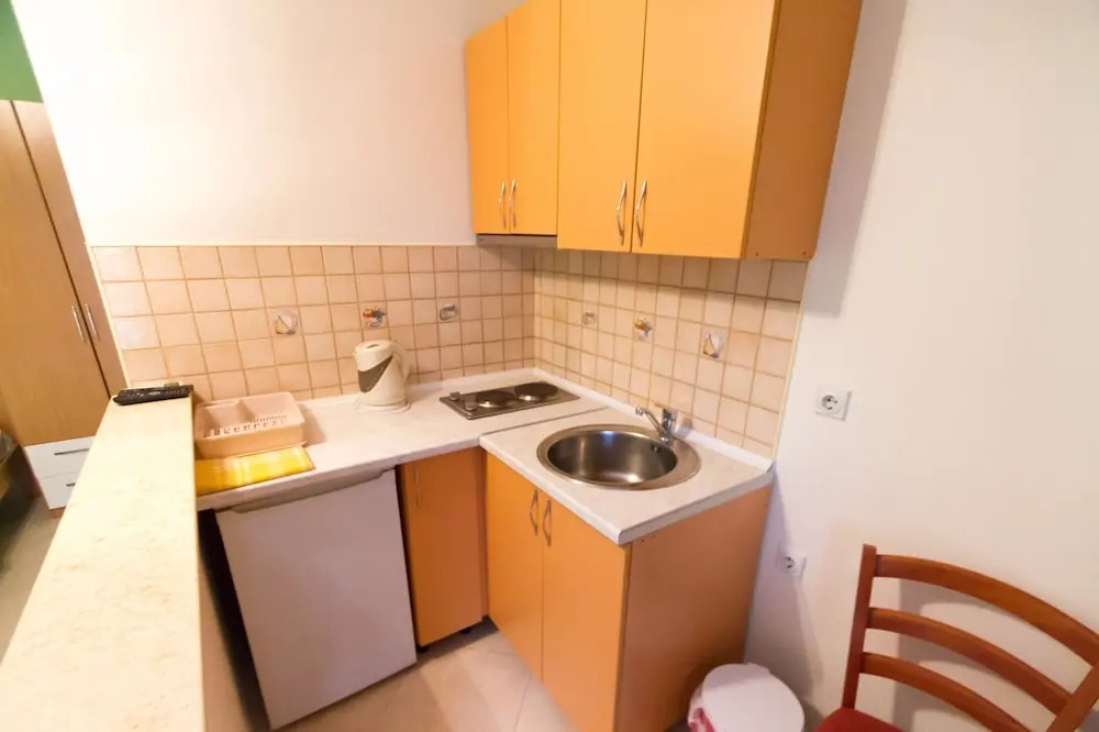 Studio With Pool Near Airport