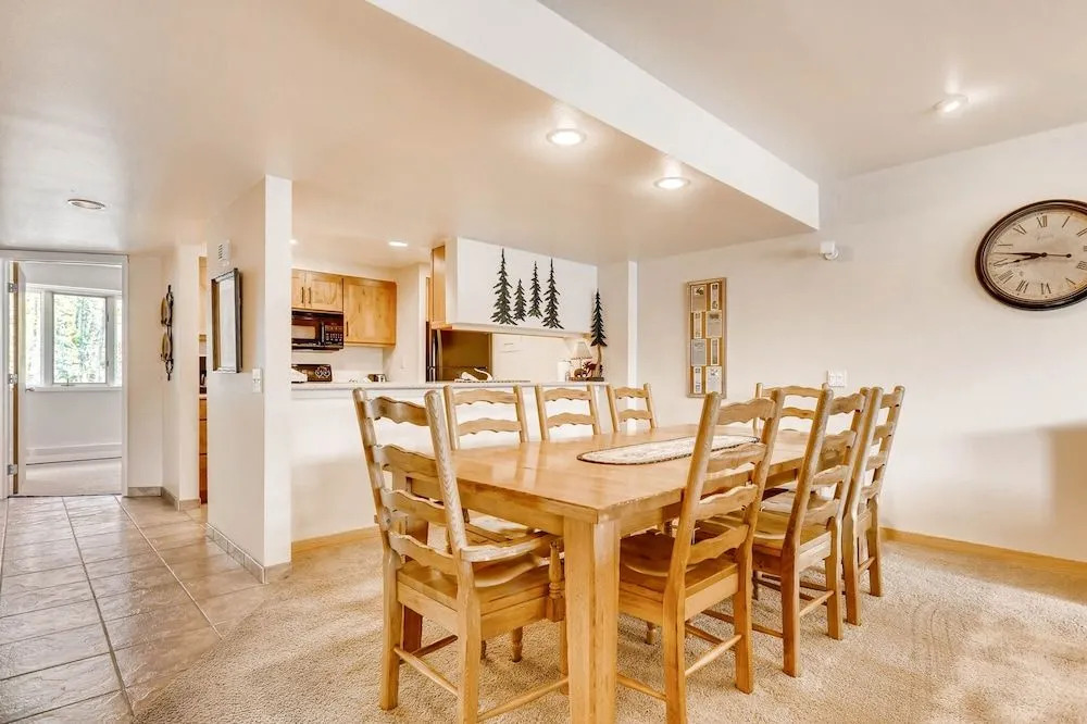 Spacious Penthouse 3br ~no Cleaning Fee~kids Ski Free! 3 Bedroom Condo by RedAwning