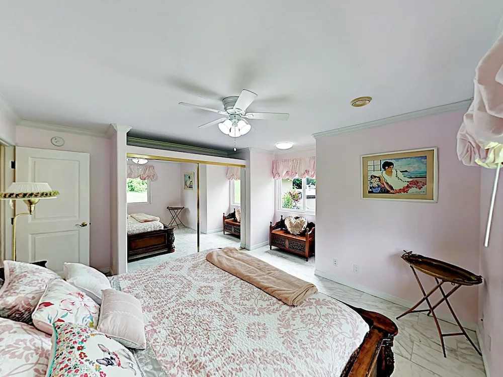 New Listing! 2-Acre W/ Pool, Ocean Views 4 Bedroom Home