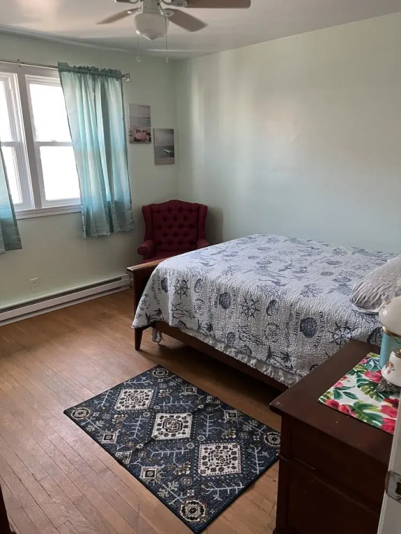 Boat House Ground Floor #2 - 1 Br Waterfront, Wifi 1 Bedroom Apts by RedAwning