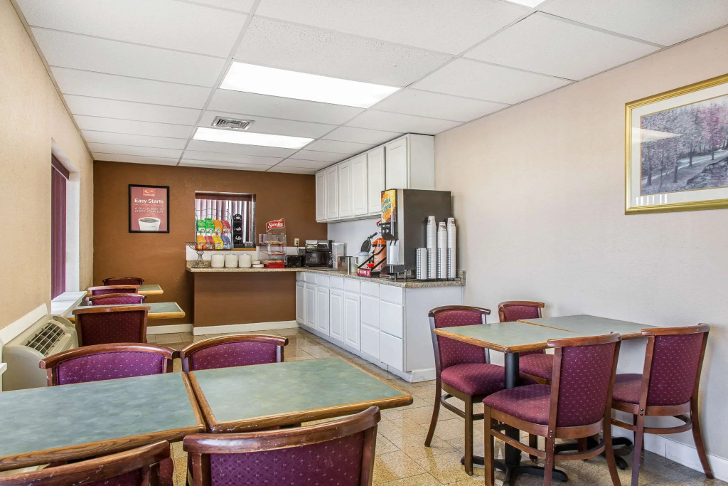 Econo Lodge Cranston - Providence