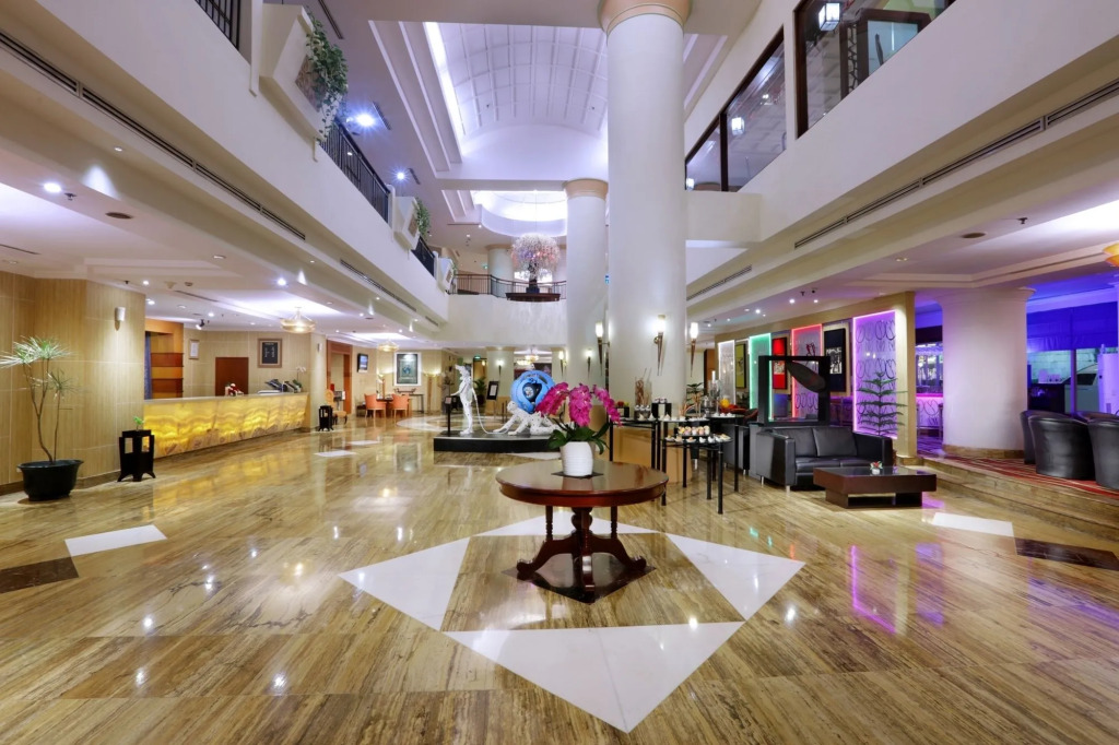 Grand Candi Hotel
