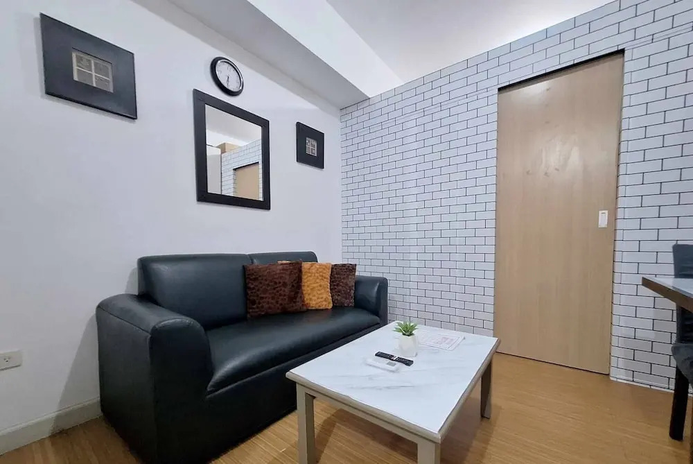 Homey 1BR With Balcony City View in Grace Res