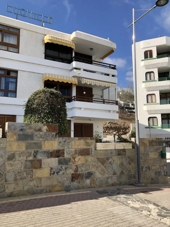 Two bedroom apartment 2 min from beach