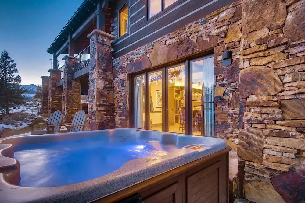 The Lodge at Stoney Ridge by RedAwning