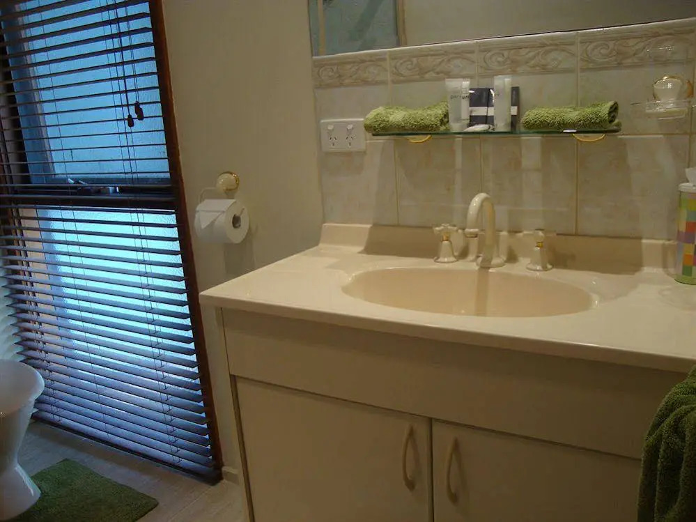 Sunway Farm Bed & Breakfast and Rosebud Cottage