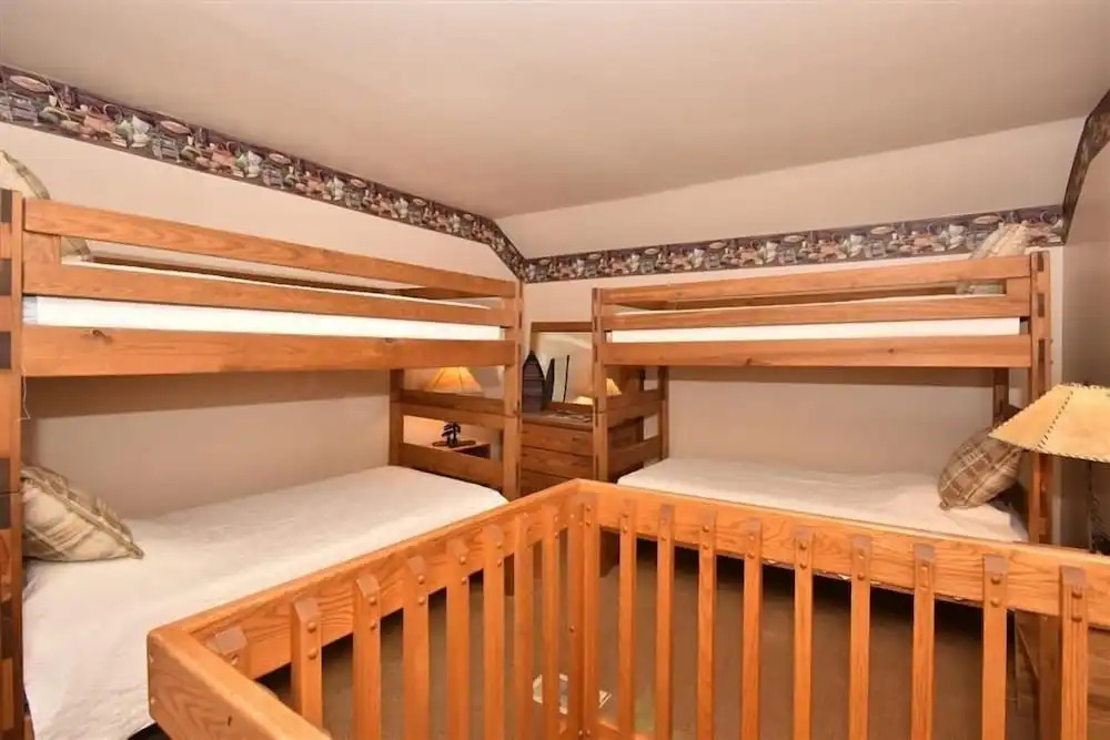 Seven Springs 4 BR Deluxe Townhouse, Sleeps 11! by RedAwning