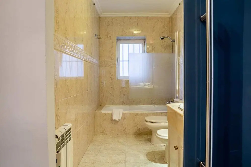 Modern 3bed Apt Next to Madrid Airport, Near Metro
