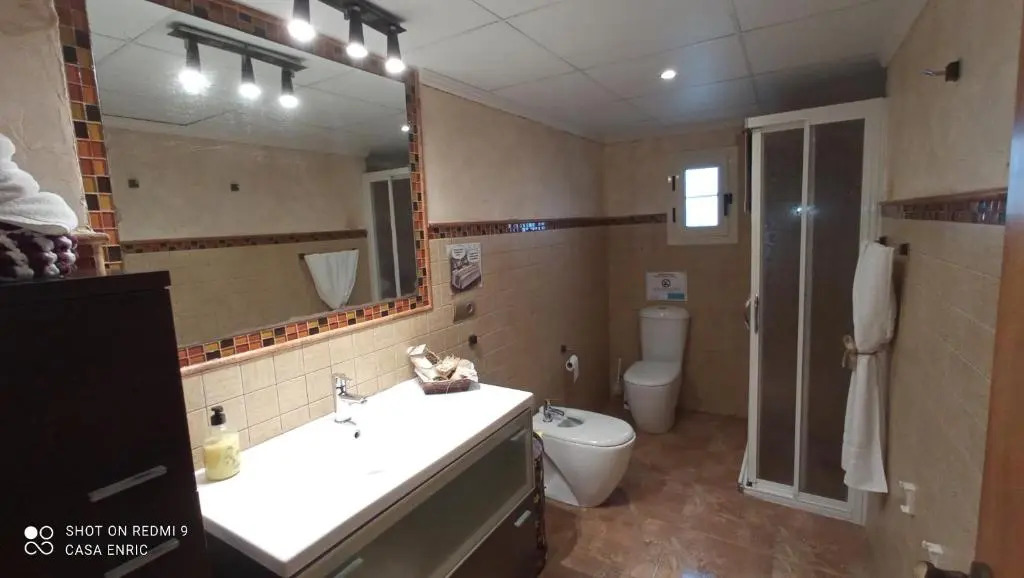 Casa Enric , con zona infantil, piscina y parking privado