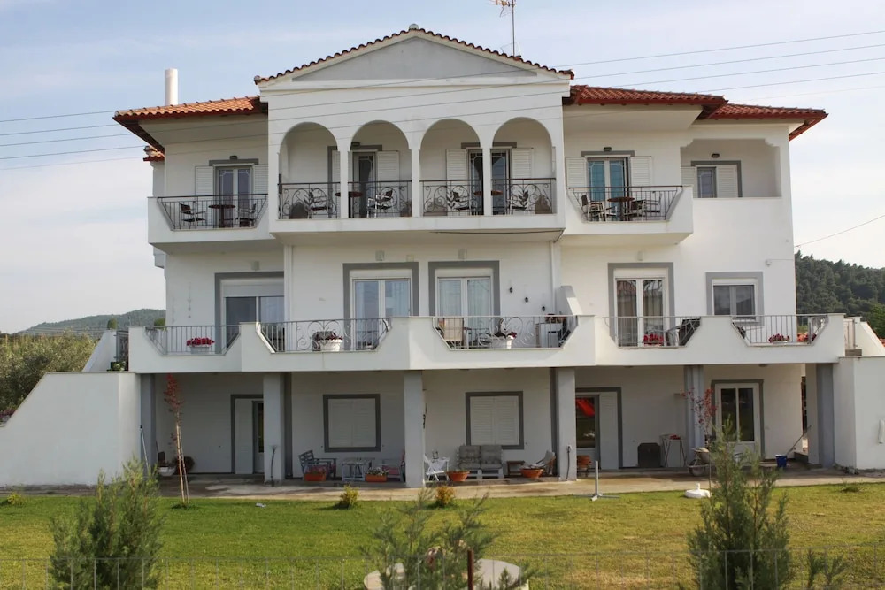 Zephyros Family Apartments