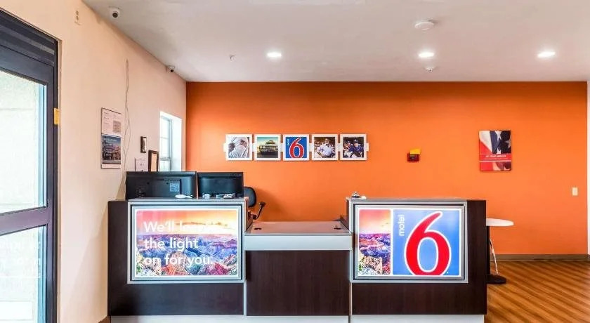 Motel 6 Jourdanton