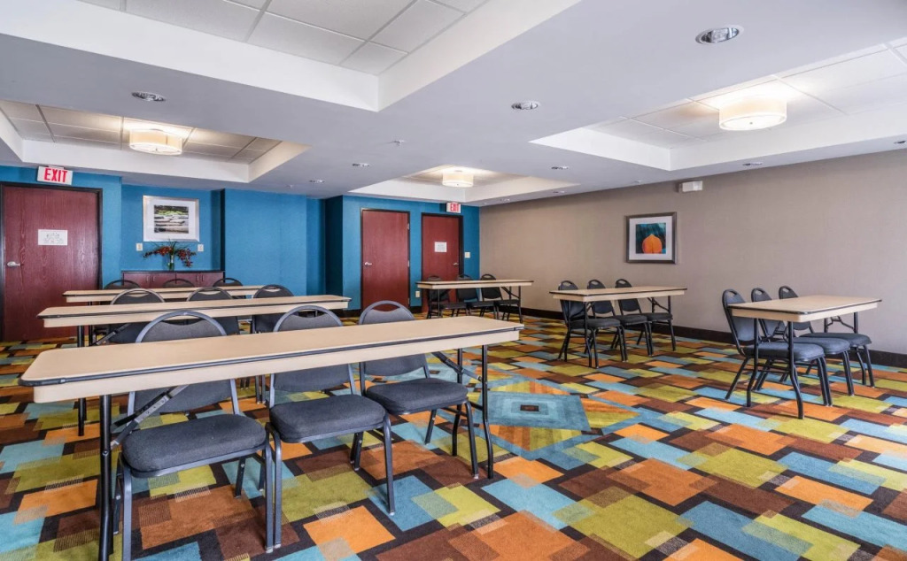 Holiday Inn Express & Suites Roanoke Rapids by IHG