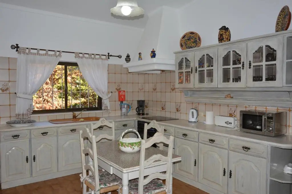 Villa Paraiso - 4 Bedrooms and pool