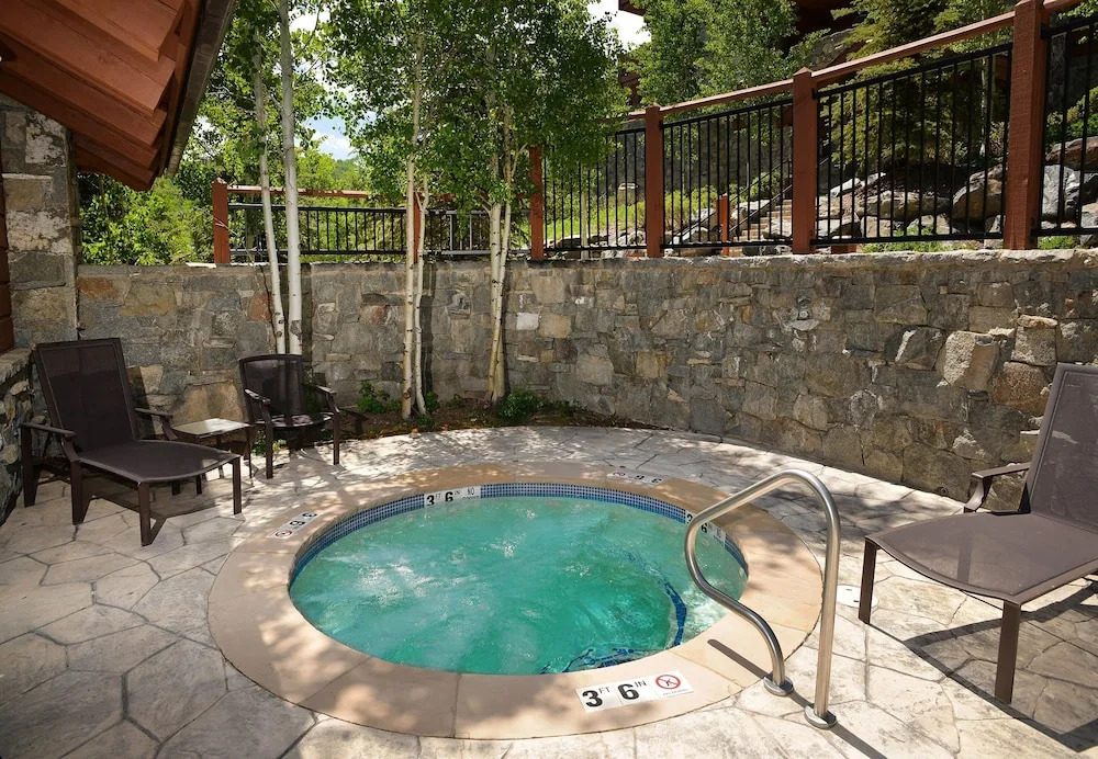 Hummingbird Lodge