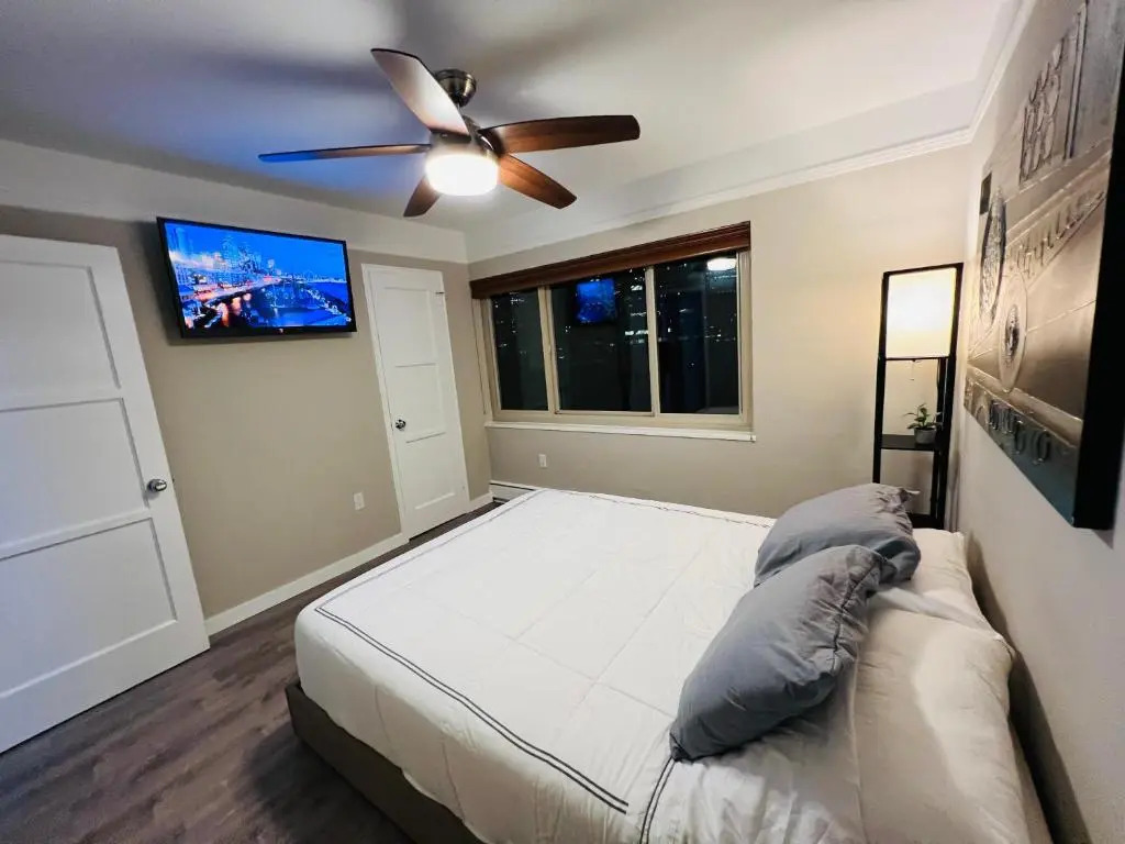 2 Bedroom Penthouse Downtown Seattle