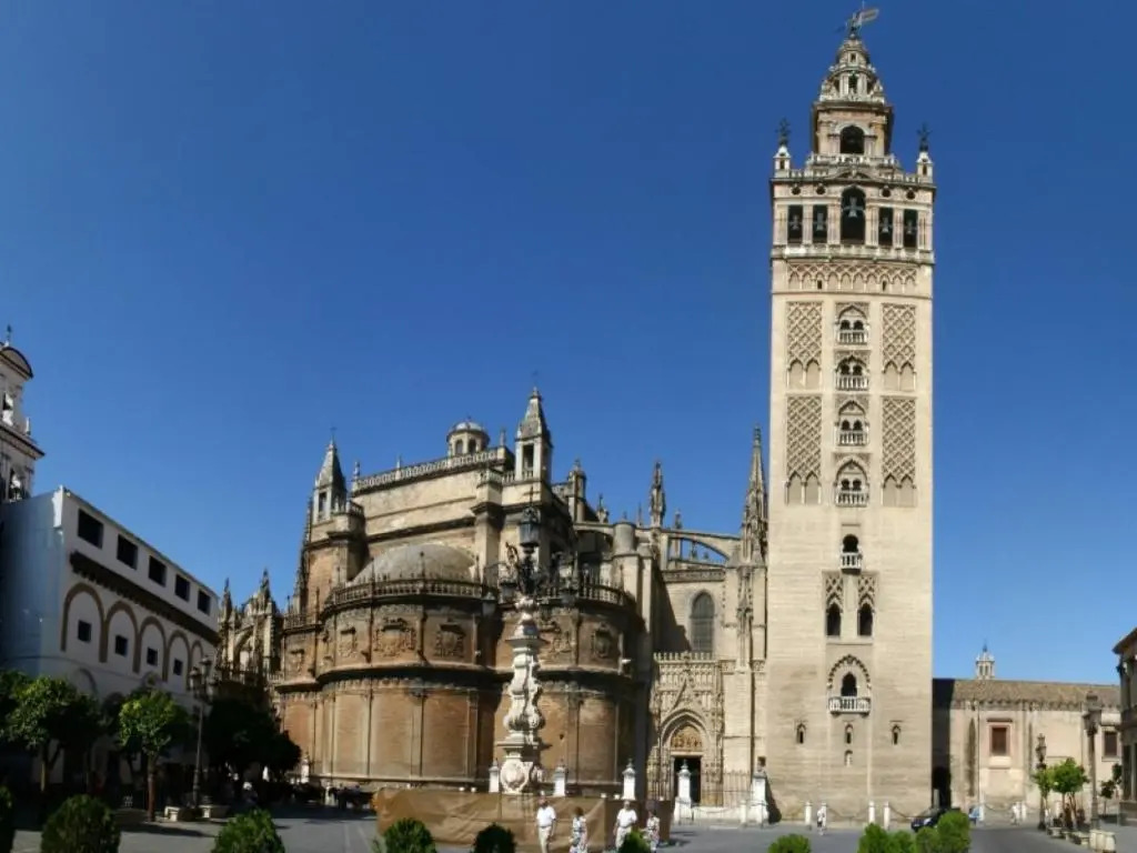 Idilico ático en Triana-3BD+1BTH