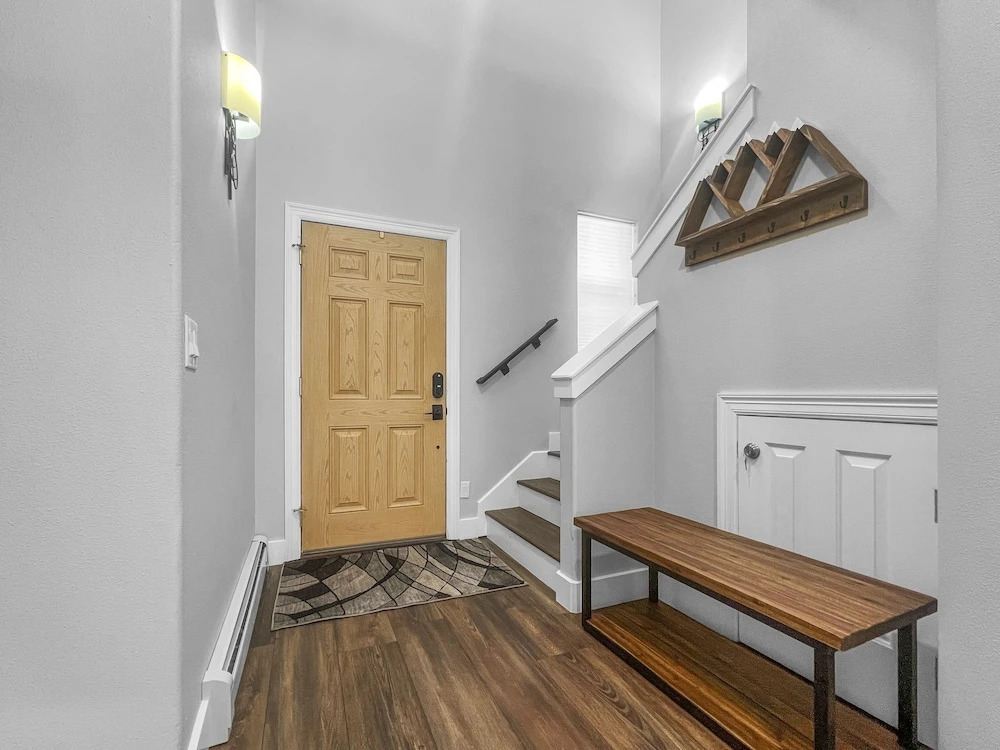 928A Lakepoint Circle 3Br 2,5Ba home