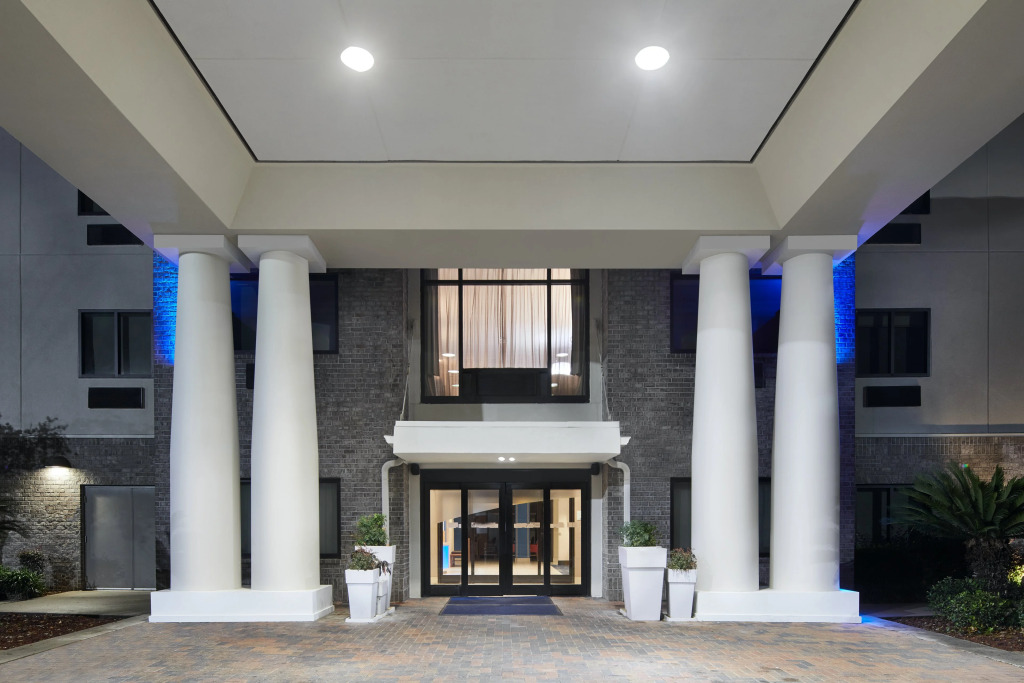 Holiday Inn Express Hotel & Suites Pensacola-West Navy Base by IHG