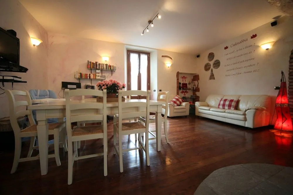 Charming Azalea apartments by Halldis