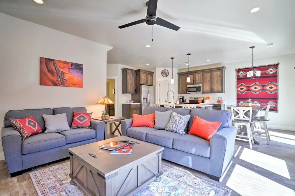 Luxurious End Unit W/ Pool, Hot Tub & Firepit 3 Bedroom Condo