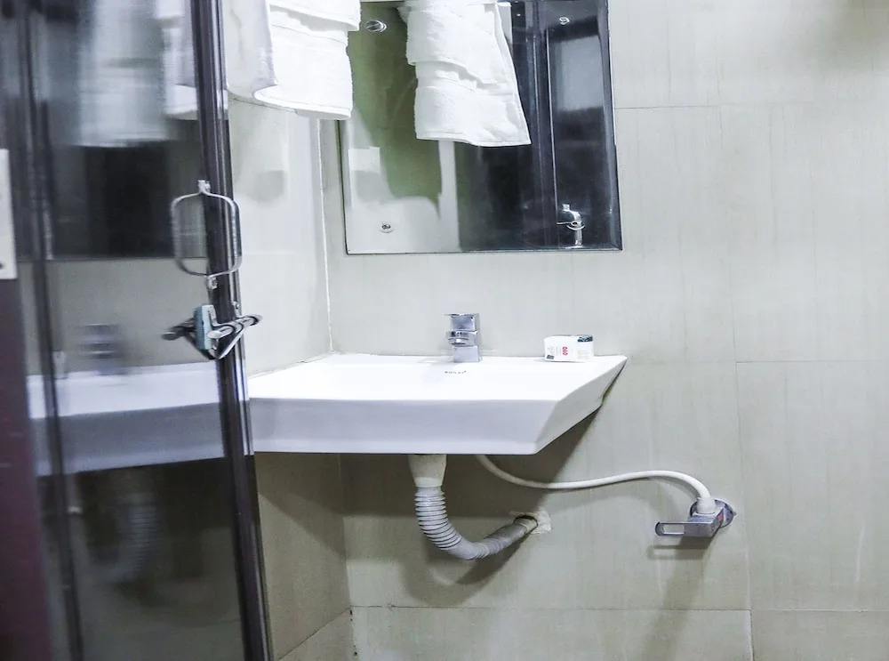 OYO 2681 Hotel Madhuram palace