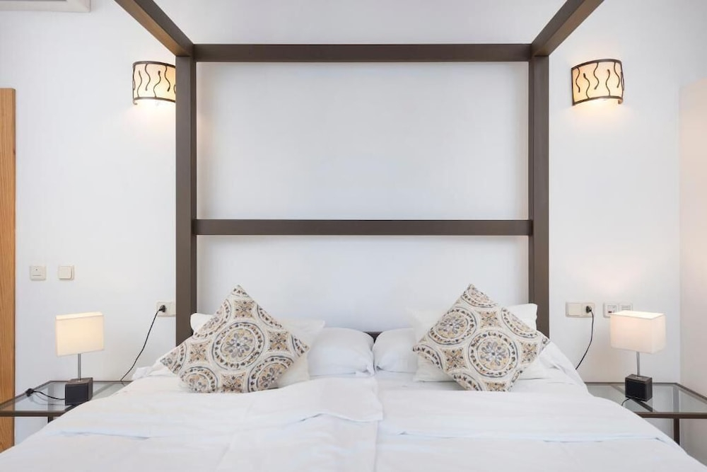 Hotel Moscari by CheelHotels