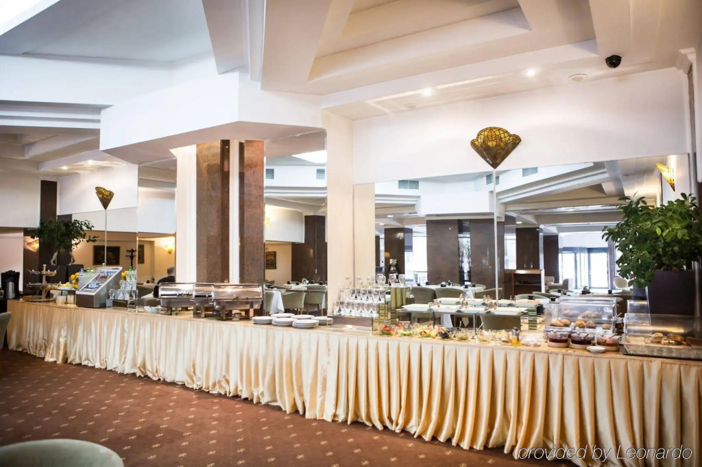 Crystal Palace Hotel