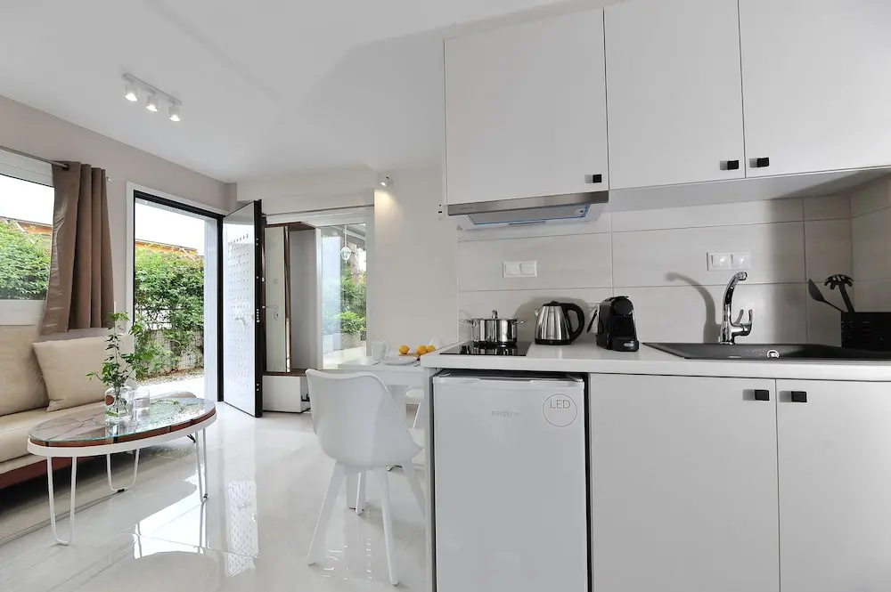 Alekos Suites