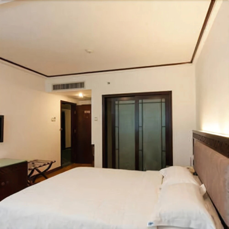 Yuhai Hotspring Hotel - Haikou