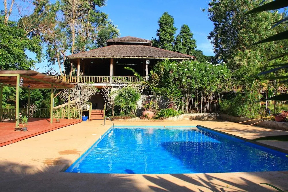 The Hub Erawan Resort