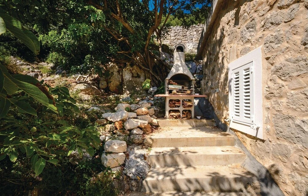 Beautiful Home in Blato With Wifi and 2 Bedrooms