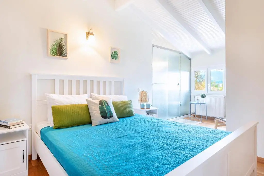 Spyrelia Villa with Private Pool & Outdoor Hot Tub