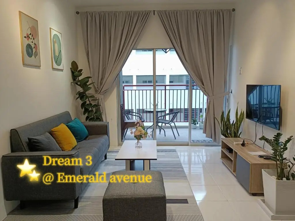 Dream 3 @ Emerald avenue