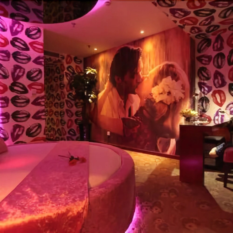 Love Theme Hotel - Shanghai Yuyuan Garden Branch