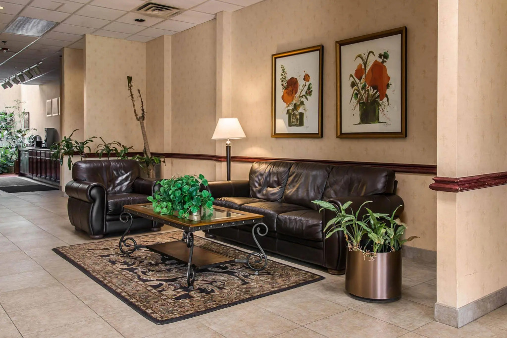 American Inn & Suites