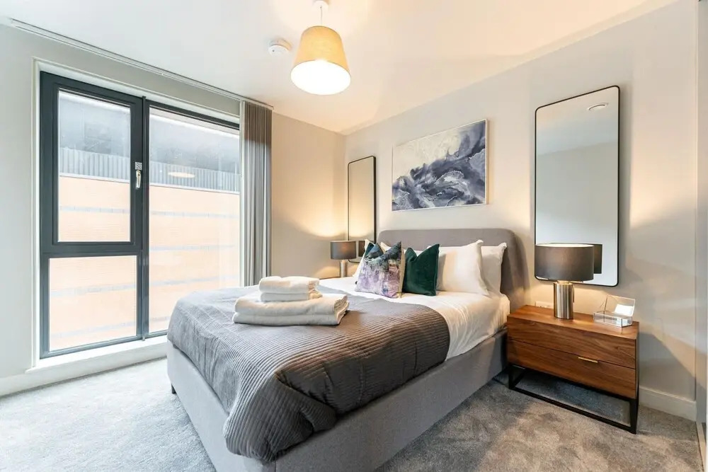 New 2 Bed 2 Bath Apartment Gym and Cinema Room - Birmingham City Centre