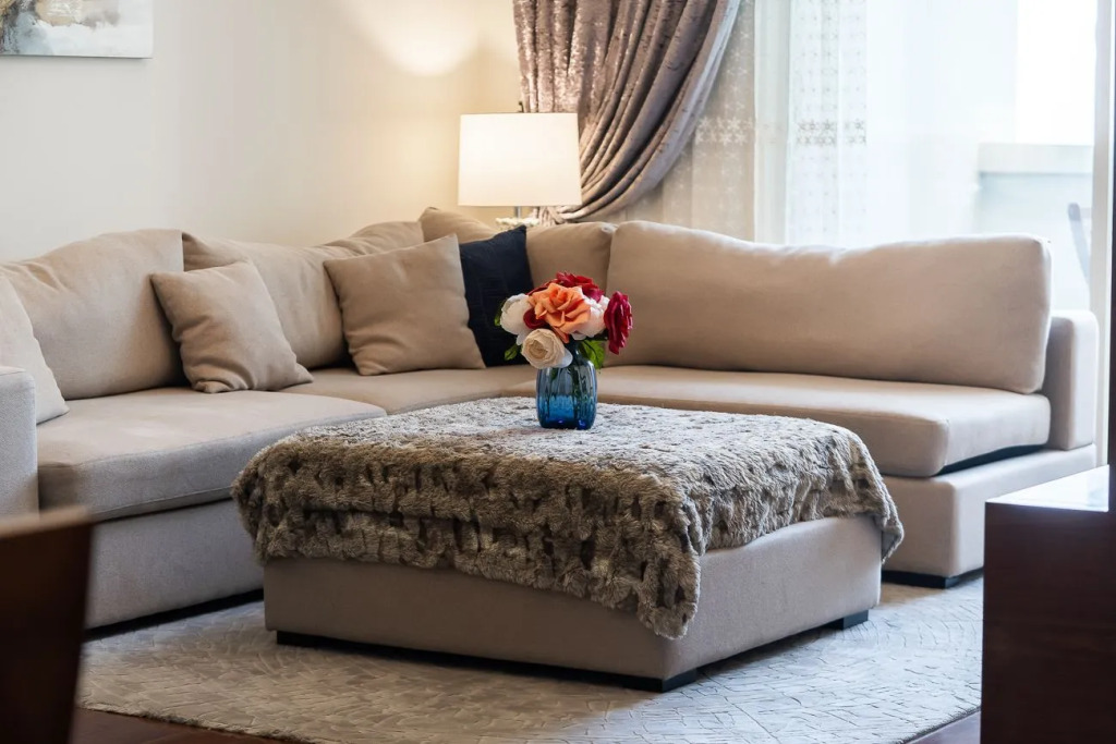 Beautiful Apt. With City Views In Lakeshore Tower