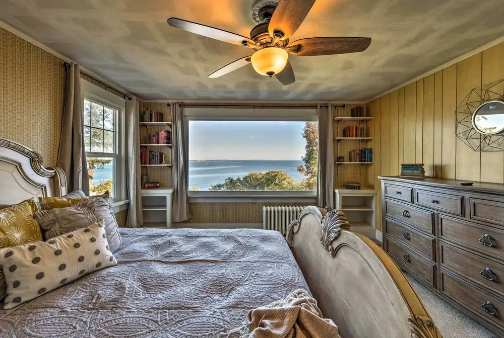Waterfront Port Angeles Home w/ Harbor Views