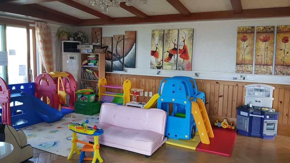 Queens Bay Pension