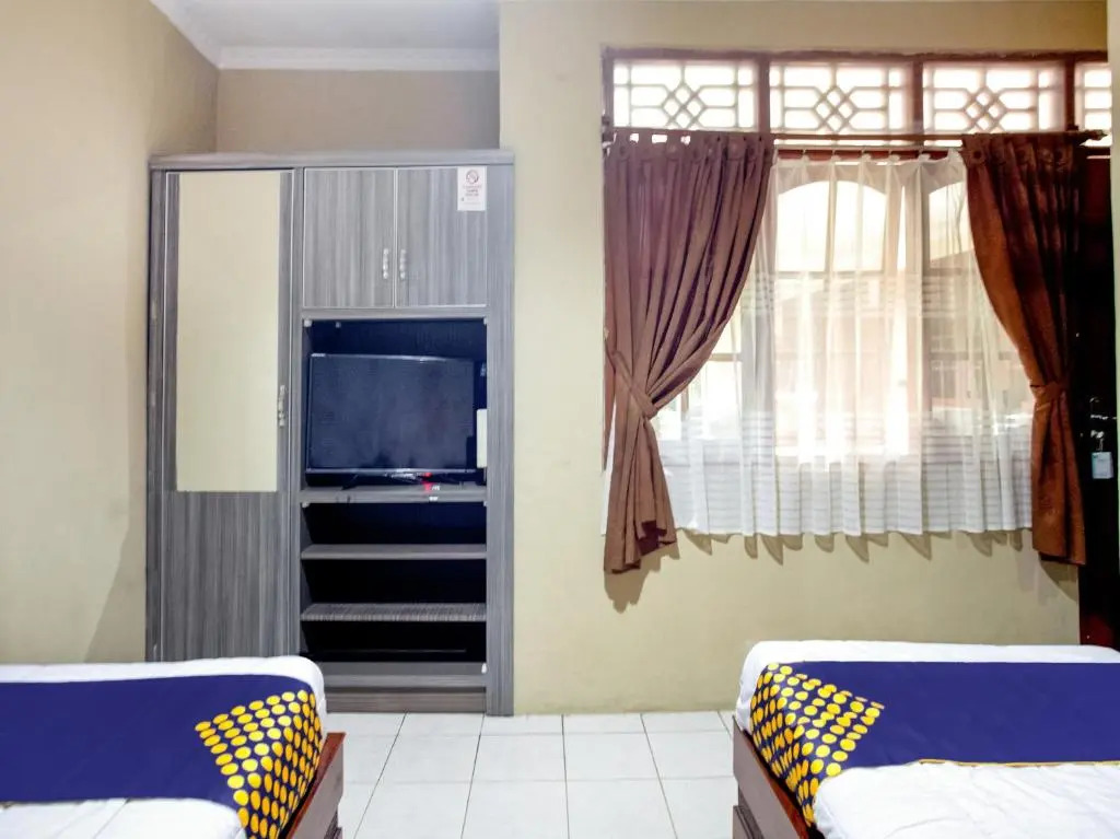 SPOT ON 3858 Elsana Transit Hotel