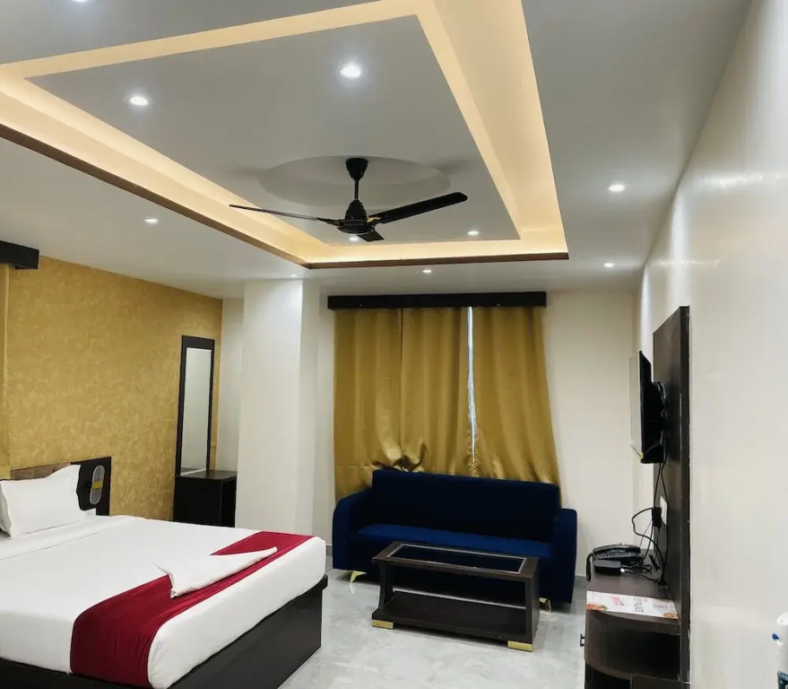 Hotel D B Palace