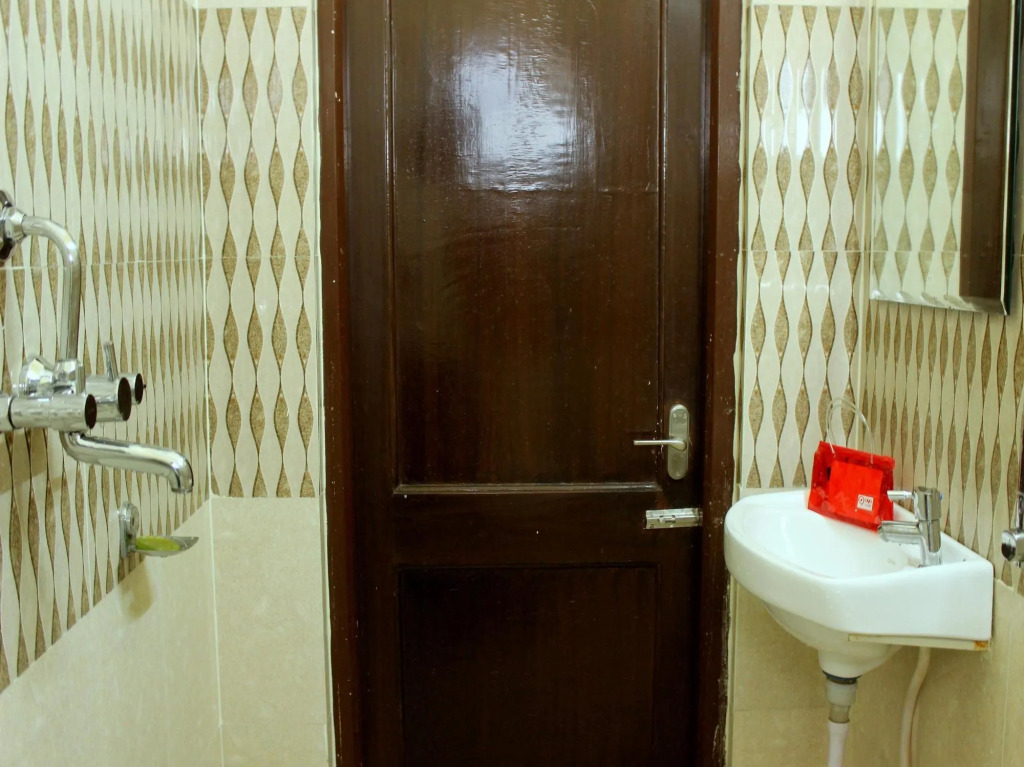Oyo Rooms Hiran Magri Sector 13